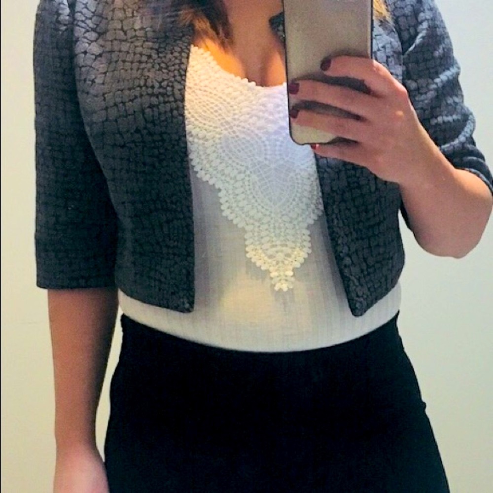 CALVIN KLEIN CARDIGAN SIZE 4